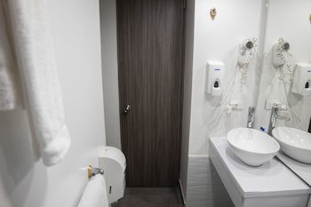 Aparta Suites Torre Poblado