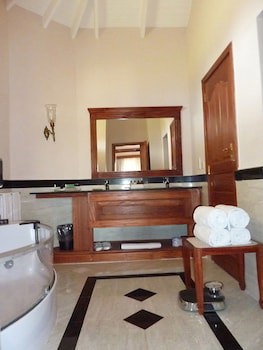 Ocean Beach Resort& Spa Aston Collection Hotels