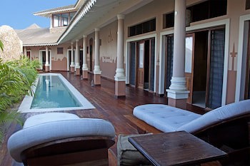 Ocean Beach Resort& Spa Aston Collection Hotels