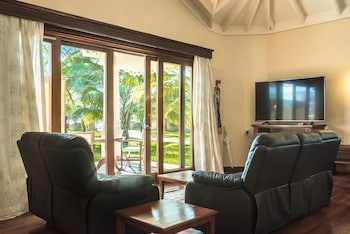 Ocean Beach Resort& Spa Aston Collection Hotels
