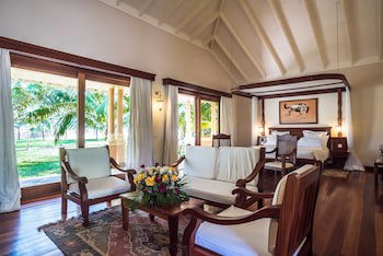 Ocean Beach Resort& Spa Aston Collection Hotels