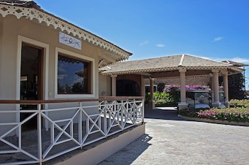 Ocean Beach Resort& Spa Aston Collection Hotels
