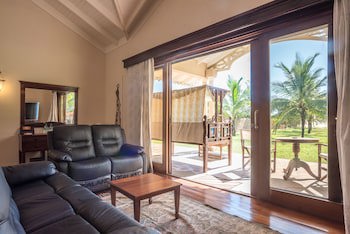 Ocean Beach Resort& Spa Aston Collection Hotels