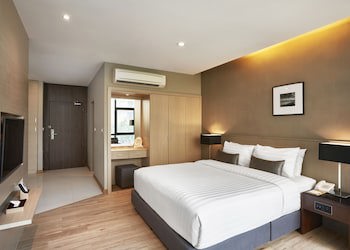 Altera Hotel And Residence