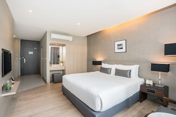 Altera Hotel And Residence