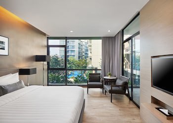 Altera Hotel And Residence