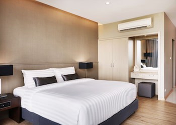 Altera Hotel And Residence