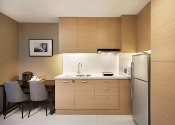 Altera Hotel And Residence