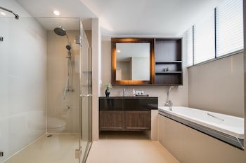 Altera Hotel And Residence