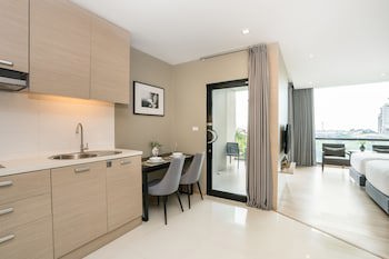 Altera Hotel And Residence