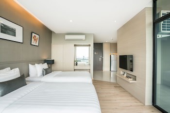Altera Hotel And Residence