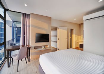 Altera Hotel And Residence