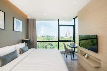 Altera Hotel And Residence