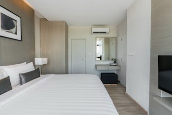 Altera Hotel And Residence