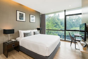 Altera Hotel And Residence