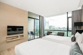 Altera Hotel And Residence
