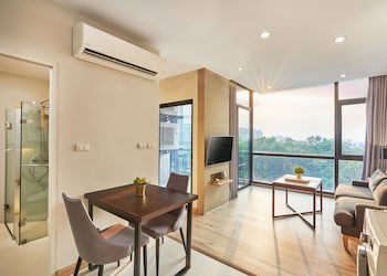 Altera Hotel And Residence