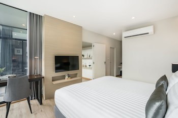 Altera Hotel And Residence