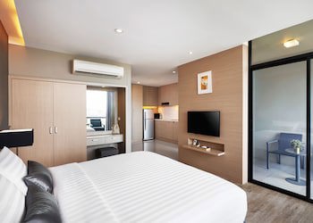 Altera Hotel And Residence
