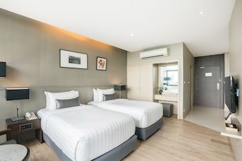 Altera Hotel And Residence