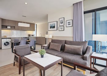 Altera Hotel And Residence