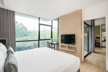 Altera Hotel And Residence