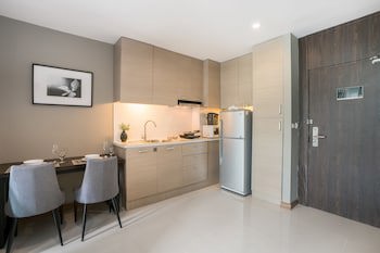 Altera Hotel And Residence