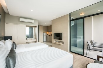 Altera Hotel And Residence
