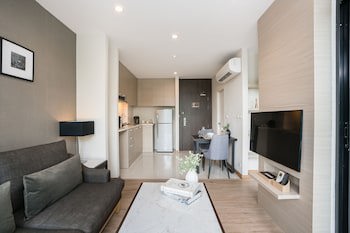 Altera Hotel And Residence