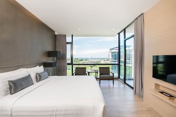 Altera Hotel And Residence