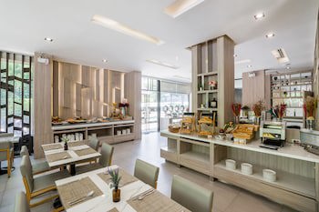 Altera Hotel And Residence