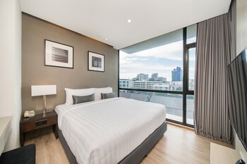 Altera Hotel And Residence