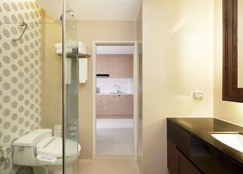 Altera Hotel And Residence