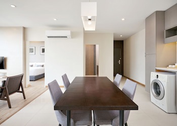 Altera Hotel And Residence