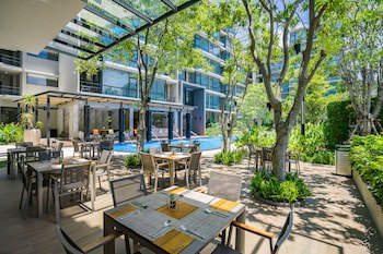 Altera Hotel And Residence
