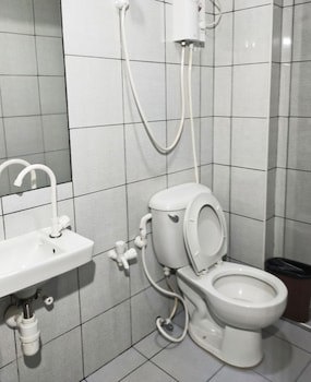Dg Budget Hotel Salem