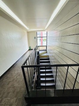 Dg Budget Hotel Salem