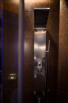 Abc Hotel