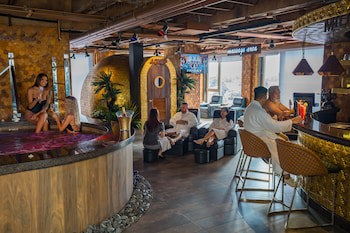 Abc Hotel