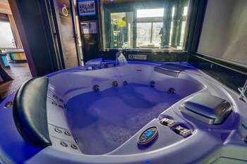 Abc Hotel