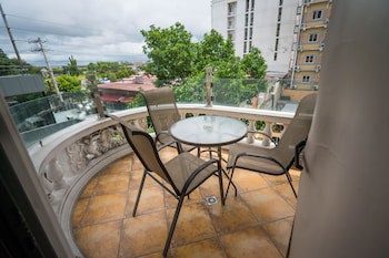 Abc Hotel