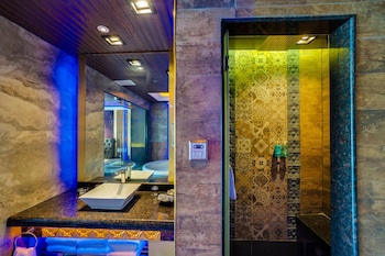 Abc Hotel