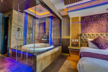 Abc Hotel