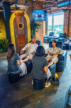 Abc Hotel