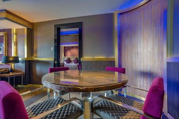 Abc Hotel