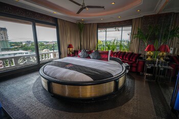 Abc Hotel
