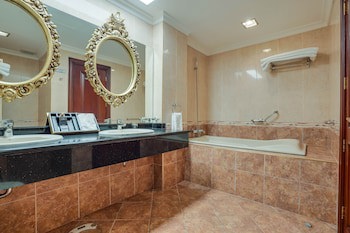 Abc Hotel