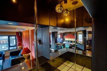 Abc Hotel