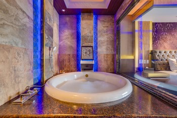 Abc Hotel