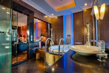 Abc Hotel